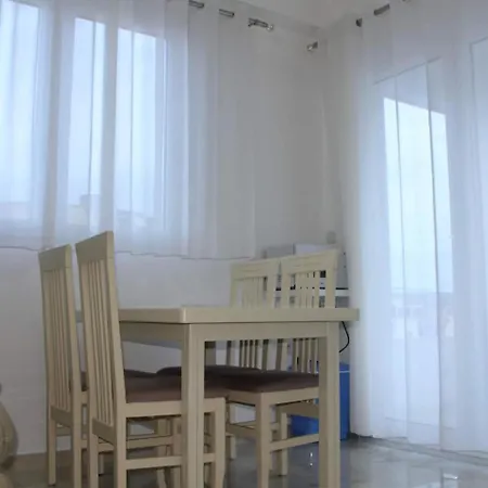 Prime Living By Adriatic Living דירה